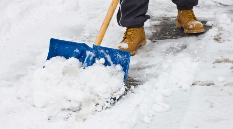 After Severe Snowstorm, 48,854 Customers Left Without Power in Quebec