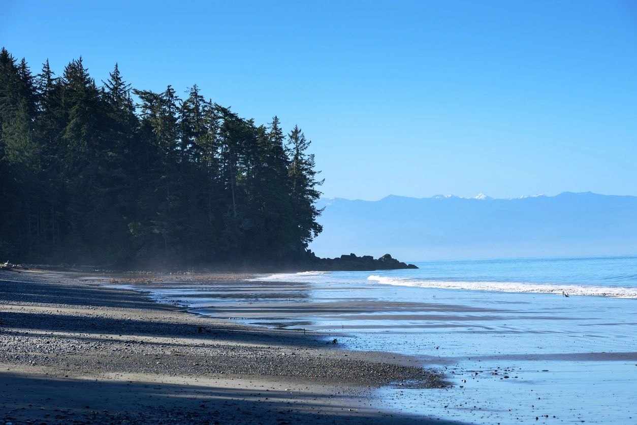 Canada Sees Record Number of Residents Moving Abroad