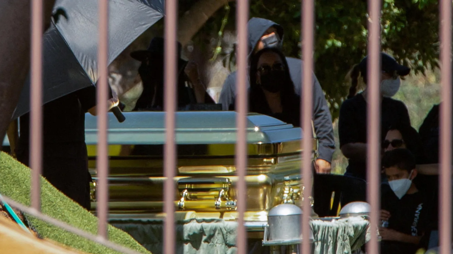 Mexican cartel leader known as “El Mencho” laid to rest in gold-plated coffin